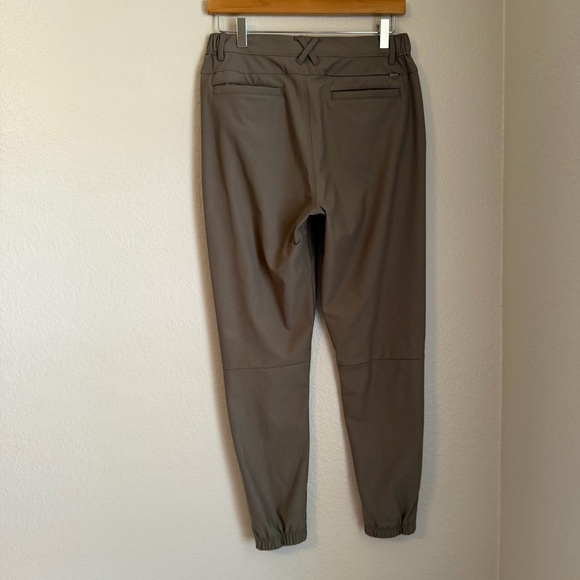 Cuts Men’s AO Slim Fit Breathable & Moisture Wicking Jogger in Canyon, Small - Picture 7 of 13